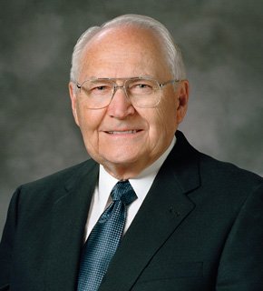 Image of Elder L. Tom Perry